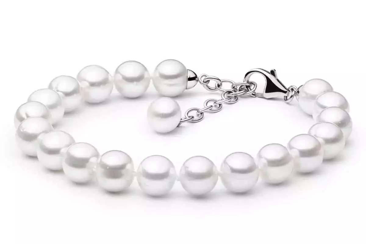 Elegantes Perlenarmband weiß rund 8.5-9.5 mm, Verschluss 925er Silber mit Perle, Gaura Pearls, Estland